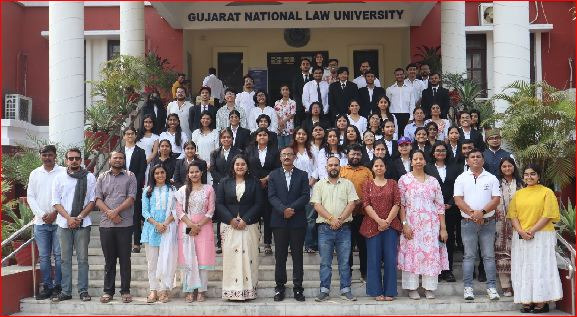 સેલવાસ GNLU માં ૭૭મા પ્રજાસત્તાક પર્વની ઉજવણી