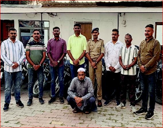 વલસાડ સીટી પોલીસે મુસા ગેંગના બેને ઝડપી પાડ્યા ઃ ૧૫ વાહન ચોરીનો ભેદ ઉકેલાયો 