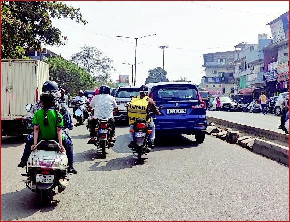 સેલવાસના માર્ગો પર ડિલિવરી રાઈડર્સના બેફામ ડ્રાઈવીંગને નાથો