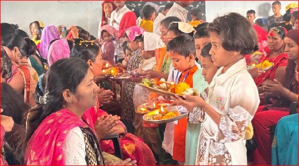 વાપી સ્વામી વિવેકાંનંદ ગુરુકુળમાં માતૃ-પિતૃ પૂજન કાર્યર્ક્મ યોજાયો