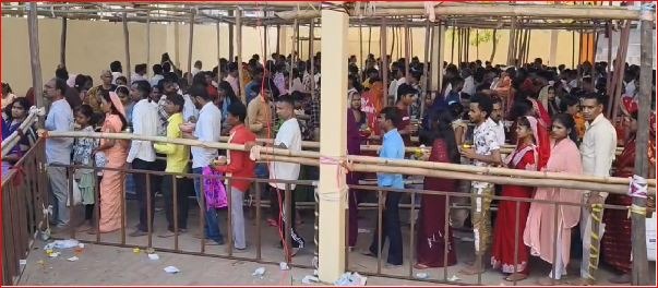 દમણ પંથકના શિવ મંદિરોમાં ભકતોની લાંબી કતાર લાગી