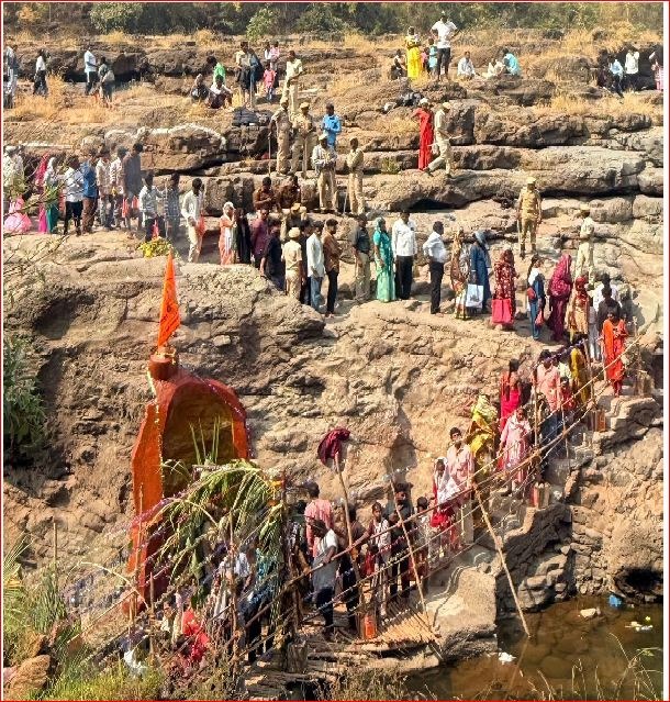 બિલમાળ ડુંગર પર શ્રી નાગ જયોતિલિંગ મહાદેવ મંદિરે ભકતોનો મેળાવડો જામ્યો