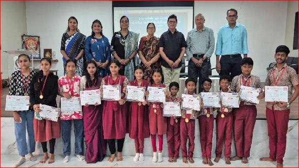 બીલીમોરાની જે.જે. મહેતા હાઇ.માં વિદ્યાર્થીઓ માટે શુભેચ્છા અને સન્માન સમારોહ યોજાયો