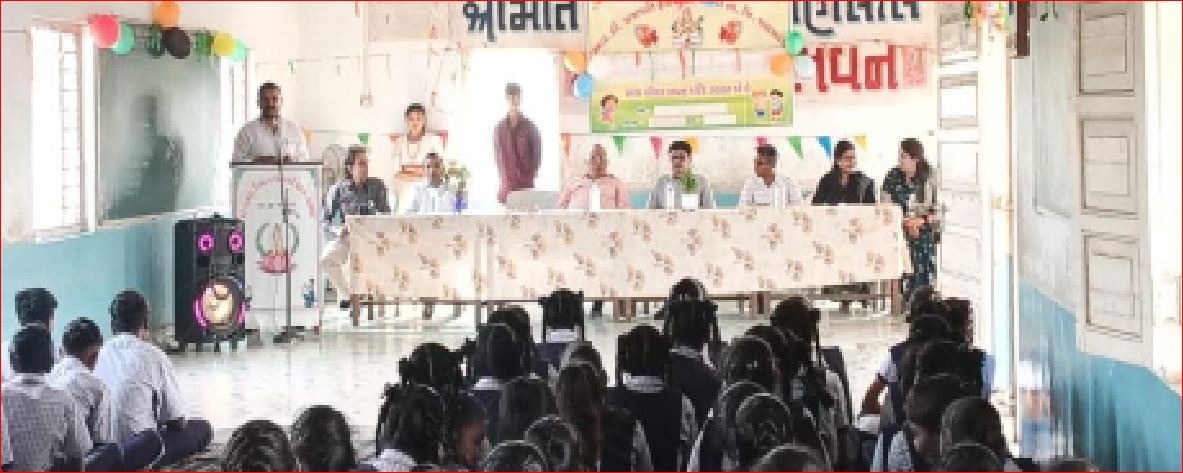 વાસણની આર. ડી. પ્રજાપતિ હાઈ.માં વિદ્યાર્થીઅોની વિદાય સમારંભ યોજાયો