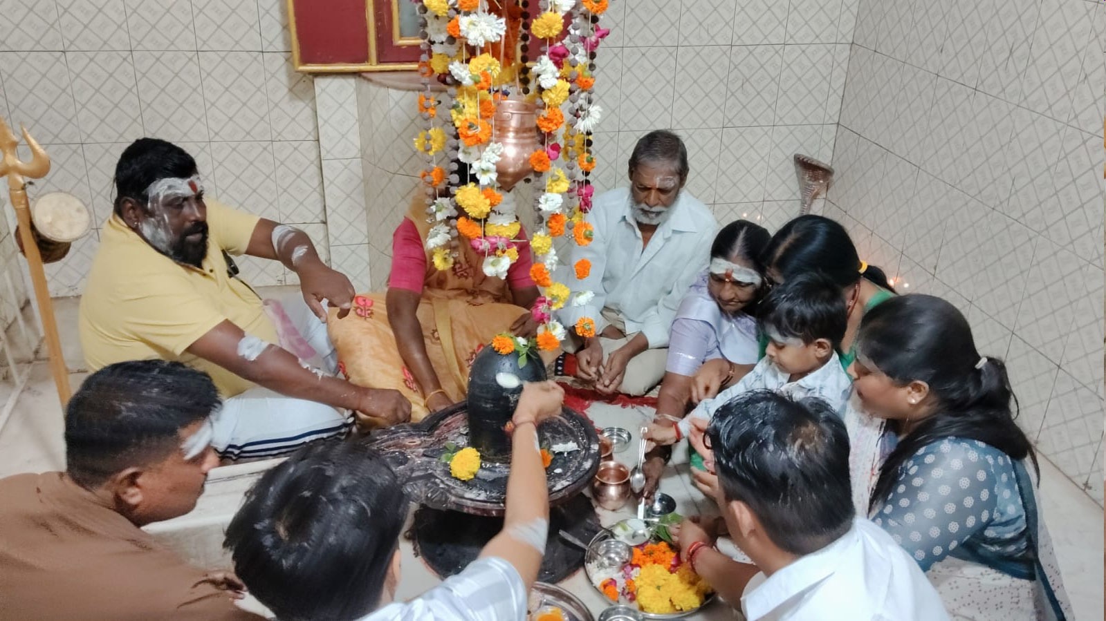 કોચરવા ફલેશ્વર મહાદેવ મંદિરમાં હર હર મહાદેવનો નાદ ગુંજી ઉઠયો