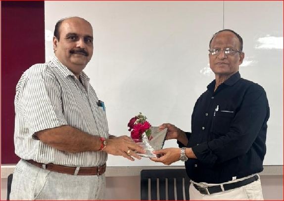 વલસાડની કોલેજમાં ‘ગ્લોબલ વિલેજની પાંખે’ વ્યાખ્યાન યોજાયું