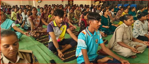 આહવા કોલેજમાં બે દિવસીય યોગ શિબિર યોજાઇ