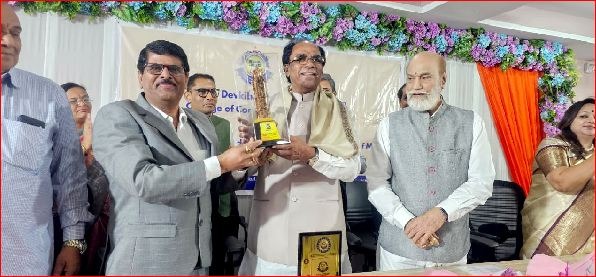 સેલવાસ કોલેજના શિક્ષણવિદનું મુંબઈ યુનિવર્સિટી દ્વારા સન્માન