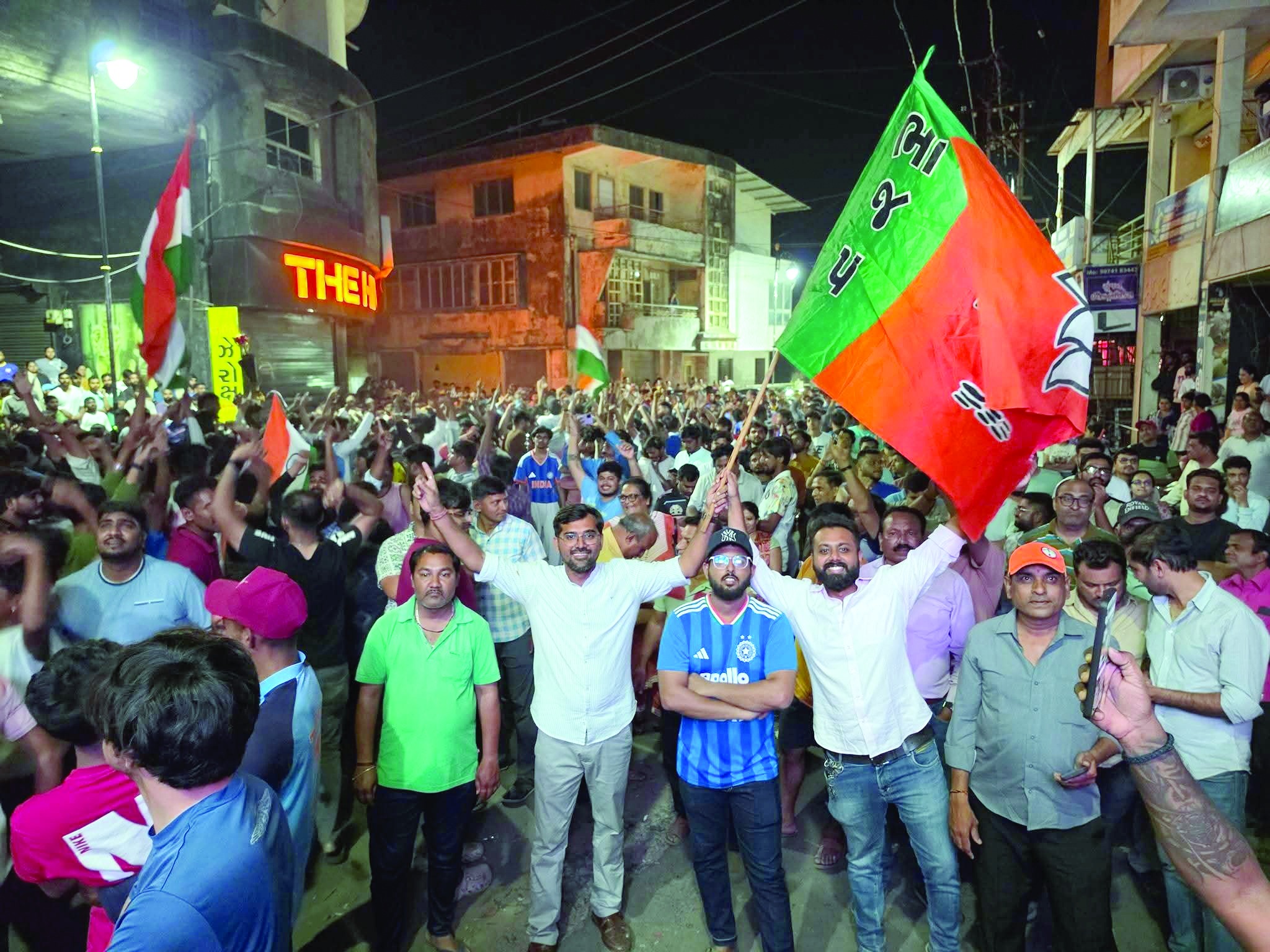 બીલીમોરાના ક્રિકેટ ચાલકોઍ વિજયની ઉજવણી વચ્ચે પણ માનવતા મહેîકાવી