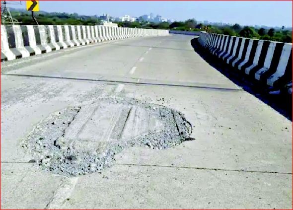 અતુલ-દિવેદ બ્રિજ પર ફરી સળિયા દેખાયા