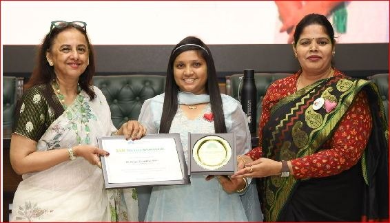 નવી દિલ્હીમાં કપરાડાના કુંજાલી પટેલને જન નૈત્રી સન્માન ઍવોર્ડ ઍનાયત