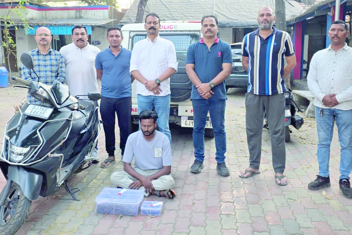 પારનેરાથી ગાંજા સાથે ઍક ઝડપાયો