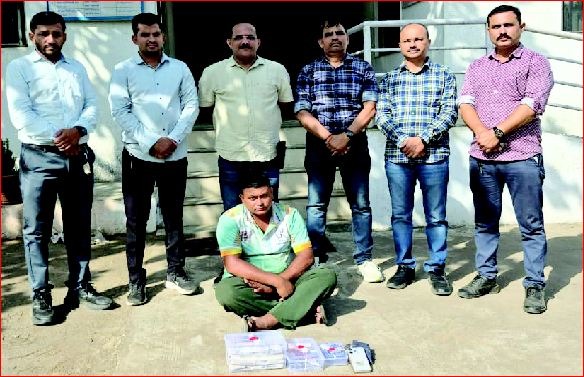 નાનાપોંઢાથી ૪ ડીટોનેટર સાથે ૧ ઝડપાયો