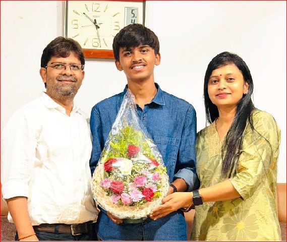 ગોરવાડાના ધ્યેય પટેલે ૧૨ વિ.પ્ર.માં વલસાડ જિલ્લામાં પ્રથમ ક્રમ મેળવ્યો