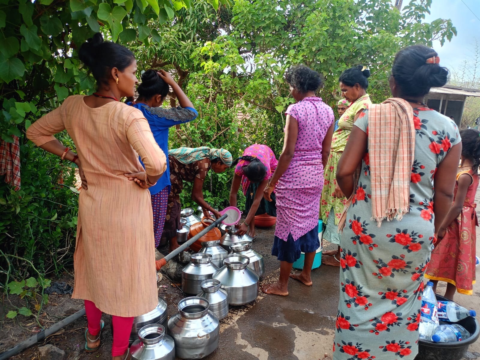 ધરમપુરના નવાપાડામાં પાણીની તીવ્ર સમસ્યા