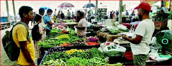 વાપીમાં શાકભાજીના ભાવો વધતા ગૃહિણીઅોનું બજેટ ખોરવાયું