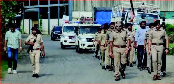 જગન્નાથ યાત્રાને લઈ ડુંગરા પોલીસ દ્વારા ફૂટ પેટ્રોલિંગ  