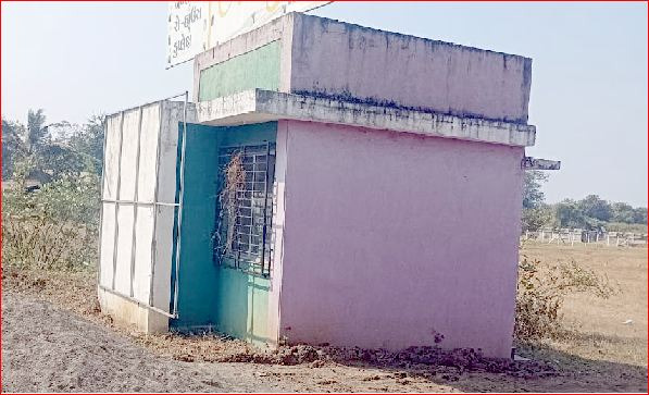 બારોલિયામાં વલસાડના બિલ્ડરો દ્વારા છેતરપિંડીની કલેકટરને ફરિયાદ