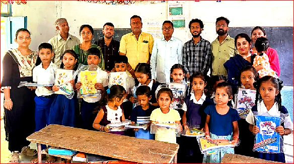 ભીલાડ ‘માં શકિત ગરબા કલાસીસ’ દ્વારા   વિદ્યાર્થીઓને નોટબુક-પેન્સિલનું વિતરણ કરાયું