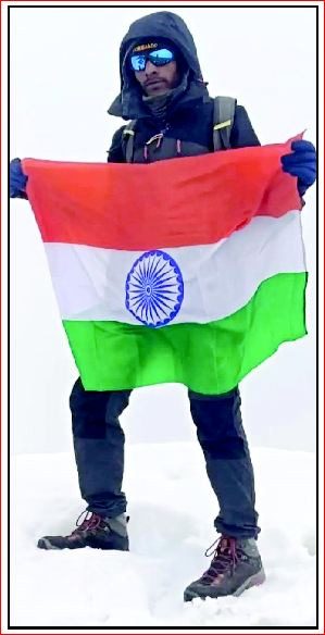 ડાંગના યુવકે માઉન્ટ યુનમના ૬,૧૧૧ મીટર ઊંચા શિખરે તિરંગો લહેરાવ્યો