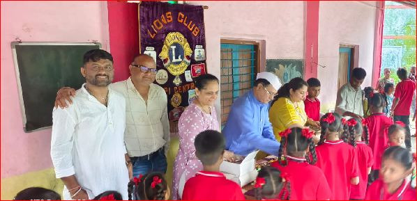 વાપી લાયન્સ કલબ દ્વારા કવલ ખાંડાકુવા પ્રા. શાળામાં સ્વતંત્રતા દિવસ ઉજવાયો