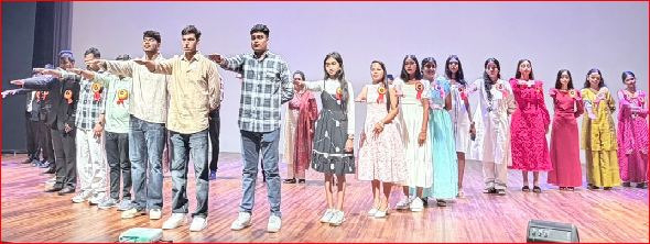 વાપીની આર. કે. દેસાઈ ગ્રુપ ઓફ કોલેજ દ્વારા ફ્રેશર્સ પાર્ટી યોજાઈ