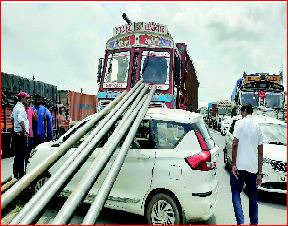 ચીખલીના થાલા હાઈવે ઉપર કાર અકસ્માત