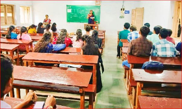 પારડીની જે.પી. પારડીવાલા કોલેજમાં શિક્ષક દિન ઉજવાયો