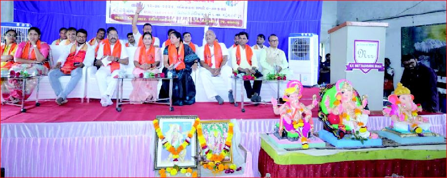 ધરમપુરમાં વિ.હિ.પ. દ્વારા ૩૦૦ ગણેશ પ્રતિમાઅોનું વિતરણ કરાયું