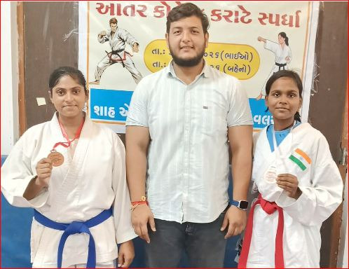 વાપીની કેબીઍસ કોલેજની વિદ્યાર્થિનીઓનું શ્રેષ્ઠ પ્રદર્શન