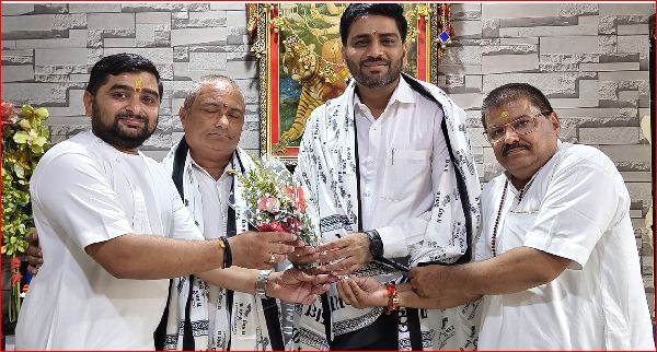 ઉમરગામ કોર્ટમાં યુવા સિવિલ જજ મનોજભાઈ આર. દવેની શપથવિધિ યોજાઈ