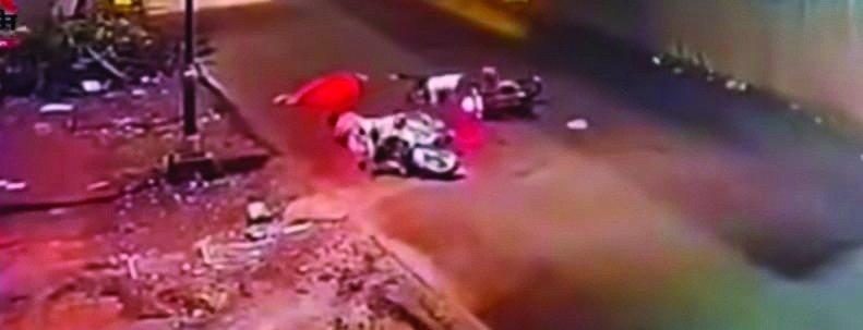 વાપી કસ્ટમ રોડ પર બે સ્કૂટર વચ્ચે અકસ્માત