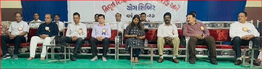 વલસાડ જિલ્લા માધ્યમિક શિક્ષક સંઘ દ્વારા નિવૃત શિક્ષક સન્માન કરાયું