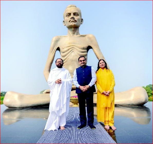 ઉદવાડાની શાંતાબા સ્કુલમાં ગરબાની રમઝટ જામી
