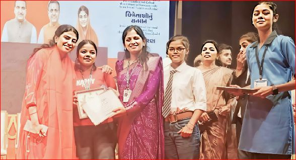 વલસાડની બીઍપીઍસ સ્કુલ રાજયકક્ષાની રંગોળી સ્પર્ધામાં પ્રથમ