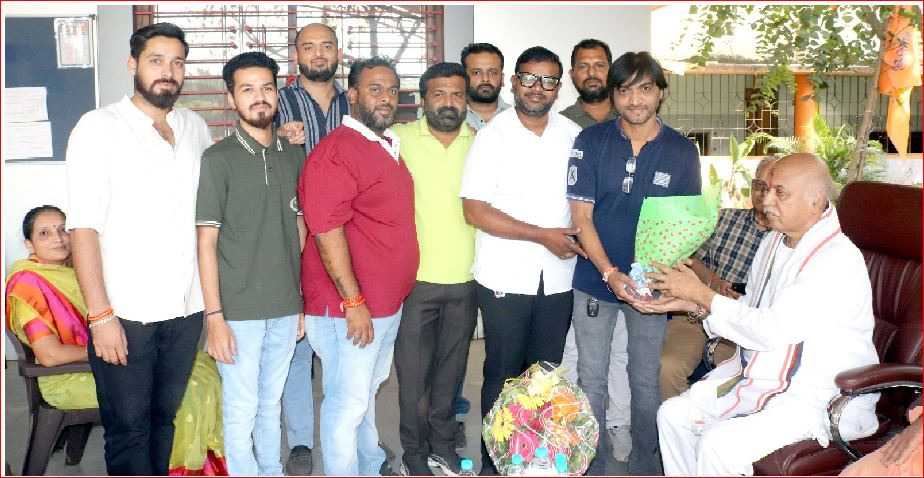 ભીલાડમાં ડૉ. પ્રવીણભાઈ તોગડિયાનું સ્વાગત કરાયું